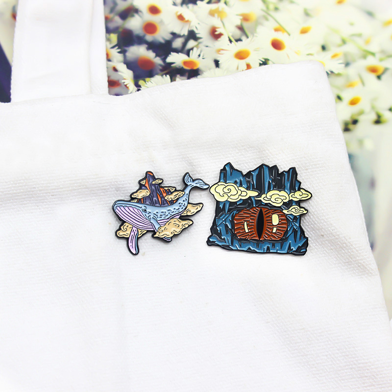 만화 피크 악마의 눈과 고래 에나멜 핀 돌고래 상어 고 - Embroidery Fish 리뷰 및 가격